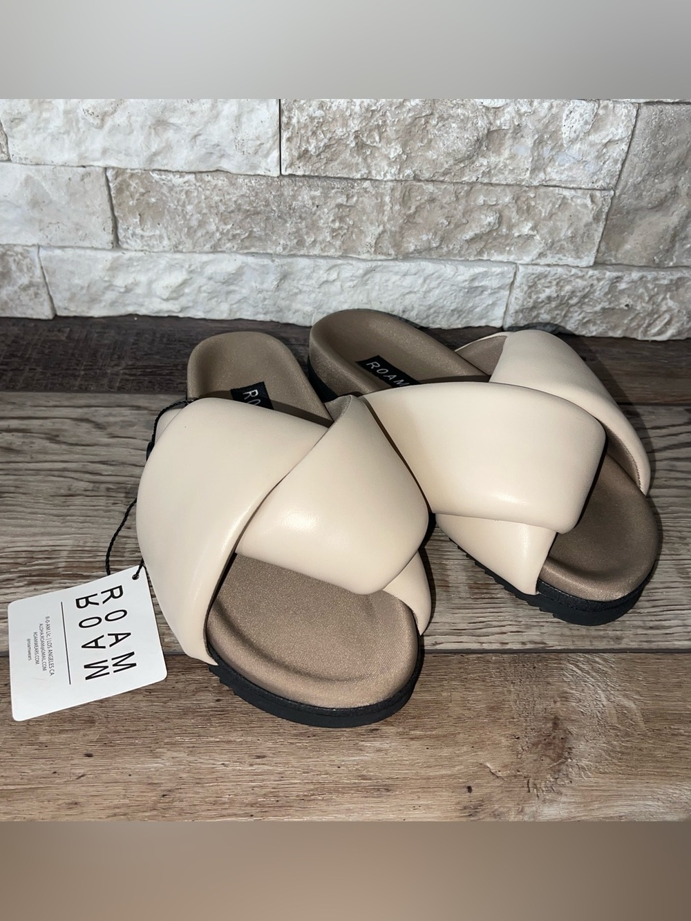 ROAM FOLDY PUFFY SANDALS CREAM VEGAN LEATHER SLIDES SIZE 6